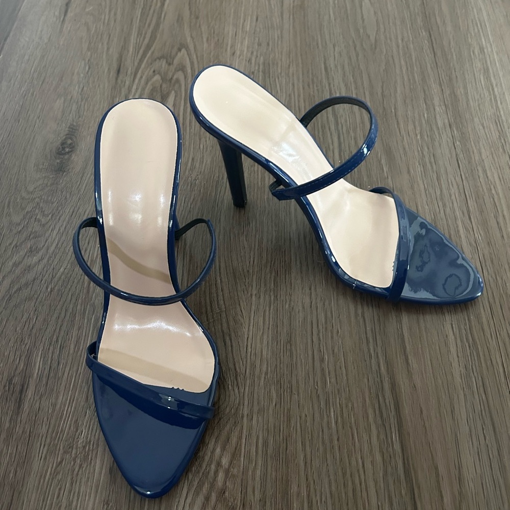 Elegant Navy Women's Heels - Picture 2 of 7